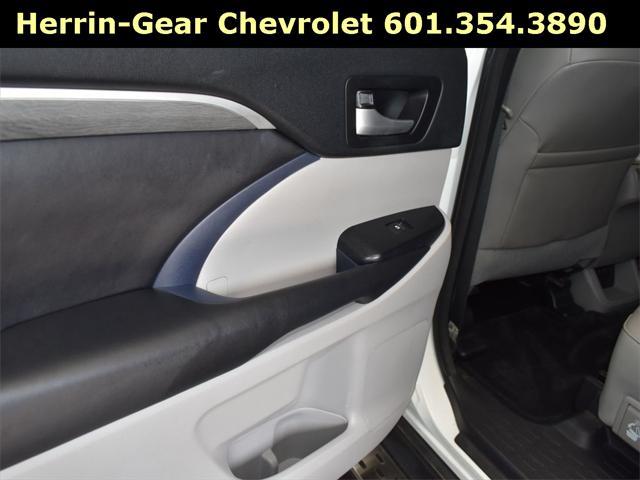 used 2017 Toyota Highlander car, priced at $24,444