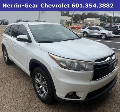 used 2015 Toyota Highlander car, priced at $19,690