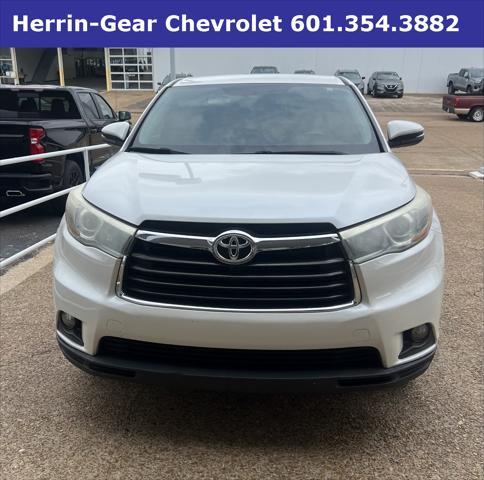 used 2015 Toyota Highlander car, priced at $19,690