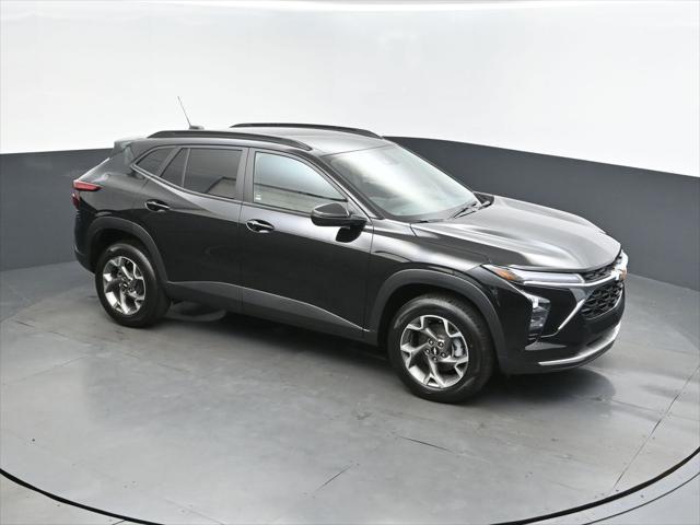 new 2025 Chevrolet Trax car, priced at $26,000