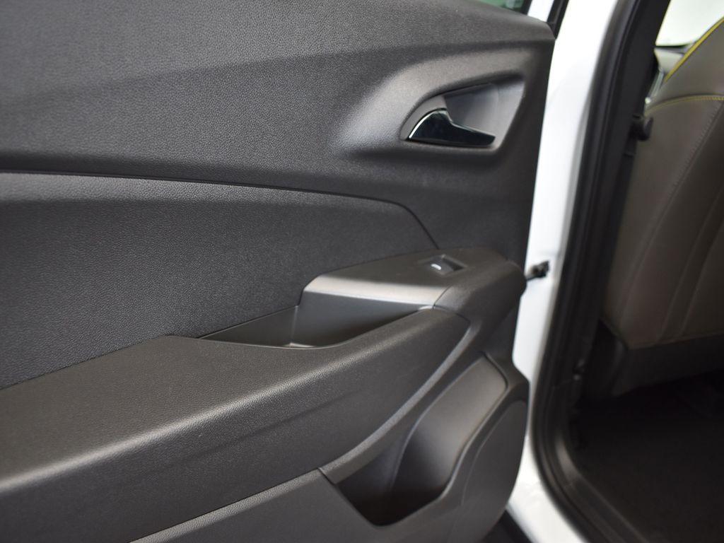 new 2025 Chevrolet Trax car, priced at $25,395