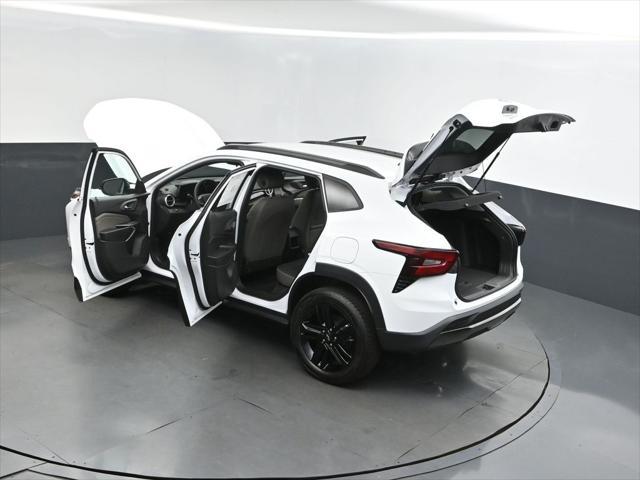 new 2025 Chevrolet Trax car