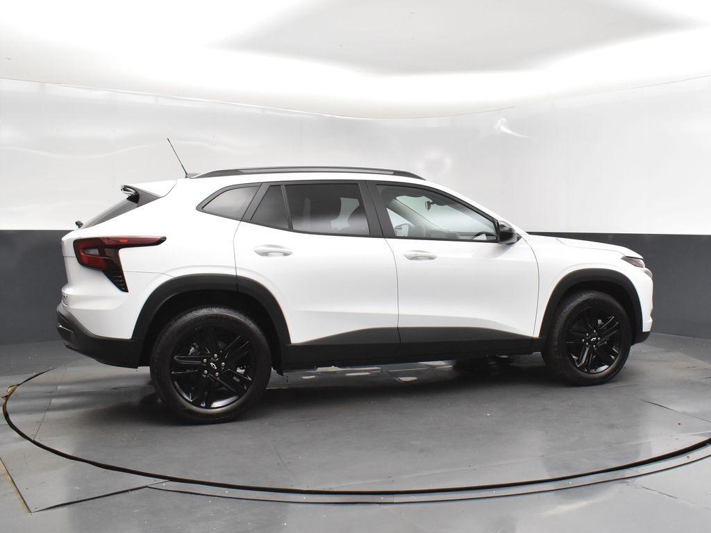 new 2025 Chevrolet Trax car, priced at $25,395