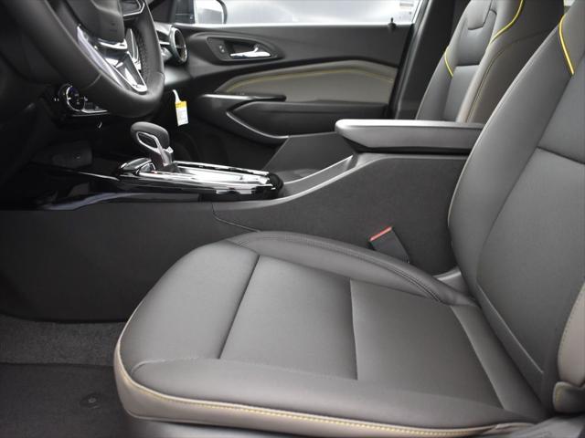 new 2025 Chevrolet Trax car