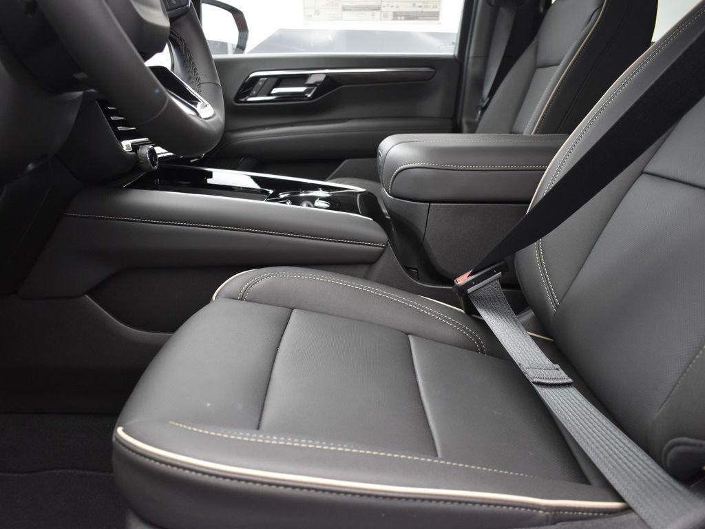 new 2025 Chevrolet Suburban car, priced at $76,815