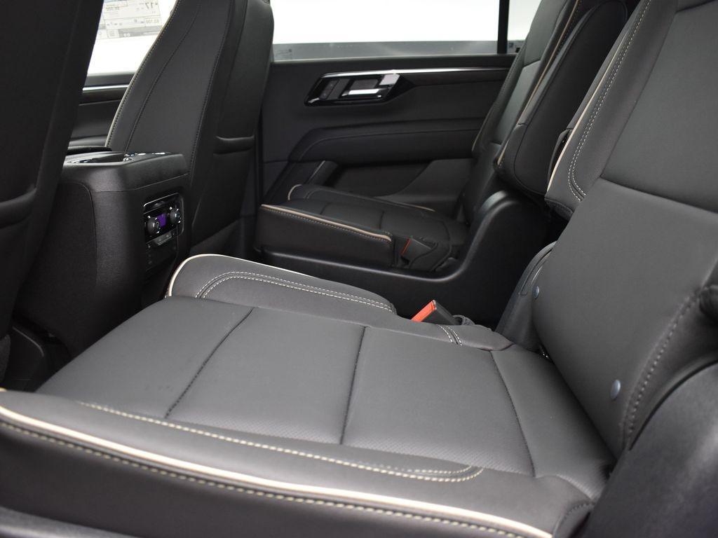 new 2025 Chevrolet Suburban car, priced at $76,815