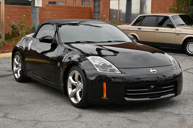 used 2007 Nissan 350Z car, priced at $15,650