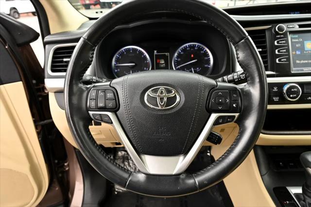 used 2019 Toyota Highlander car, priced at $24,995