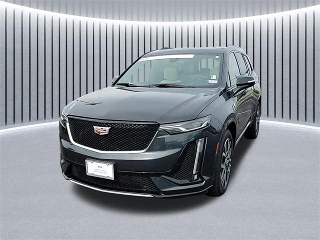 used 2022 Cadillac XT6 car, priced at $38,627
