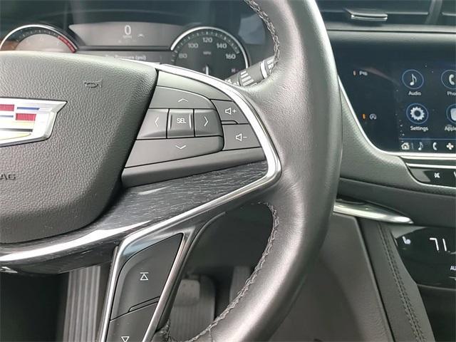 used 2022 Cadillac XT5 car, priced at $35,899