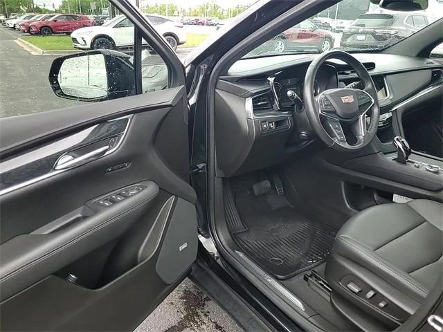 used 2022 Cadillac XT5 car, priced at $35,899