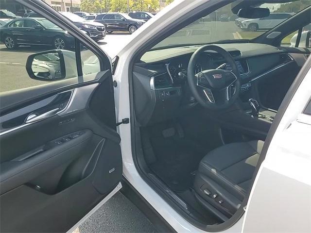used 2025 Cadillac XT5 car, priced at $48,997