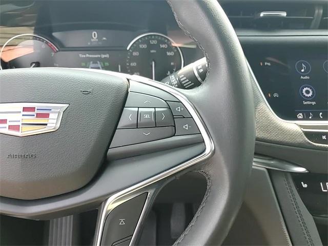 used 2022 Cadillac XT5 car, priced at $31,396
