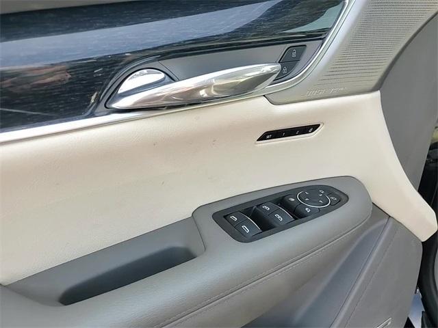 used 2022 Cadillac XT6 car, priced at $39,895