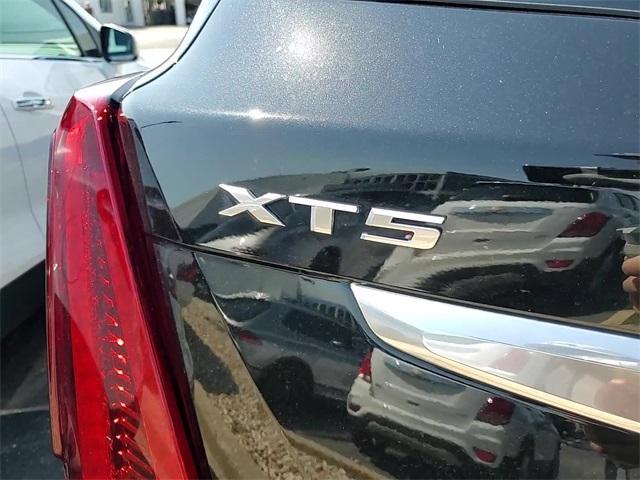 used 2025 Cadillac XT5 car, priced at $53,197