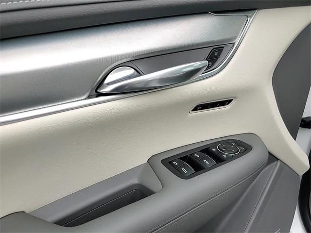 used 2021 Cadillac XT5 car, priced at $33,588