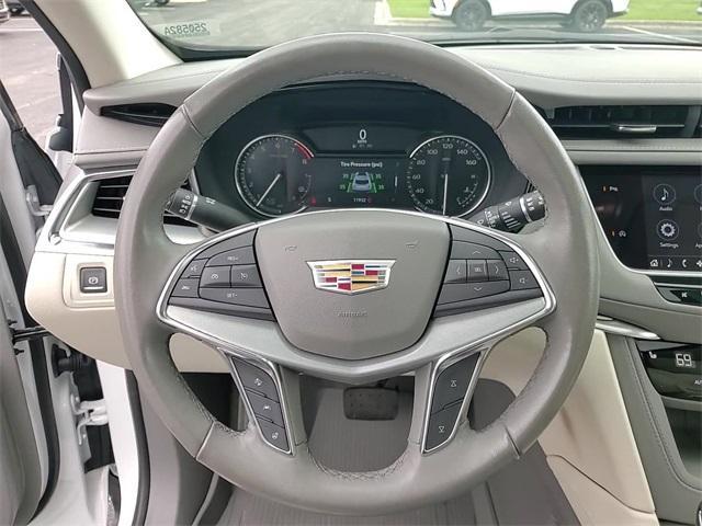 used 2021 Cadillac XT5 car, priced at $33,588