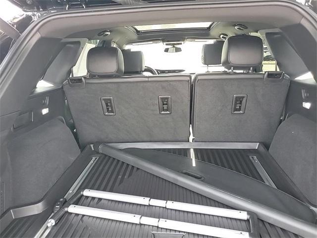used 2022 Cadillac XT5 car, priced at $35,998