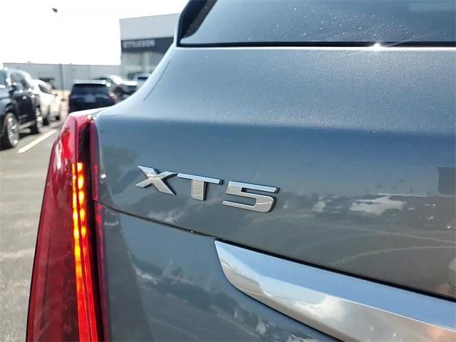 used 2022 Cadillac XT5 car, priced at $33,288