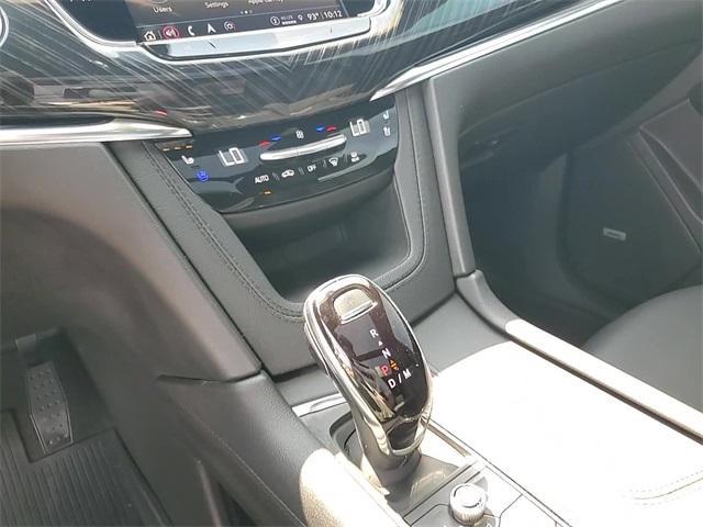 used 2023 Cadillac XT6 car, priced at $41,989