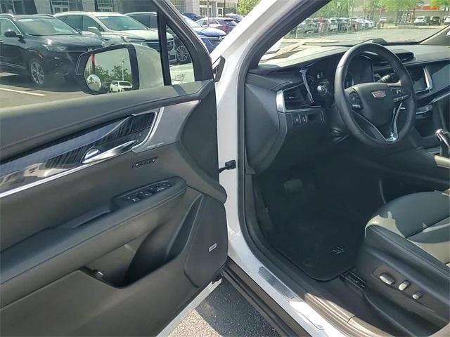 used 2023 Cadillac XT6 car, priced at $41,989