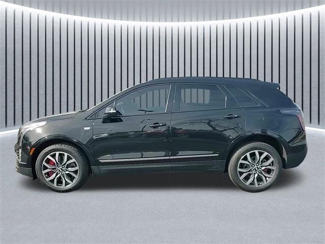 used 2022 Cadillac XT5 car, priced at $38,098