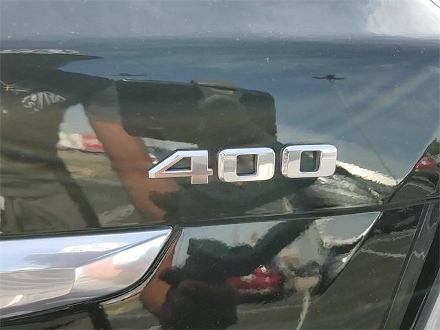 used 2022 Cadillac XT5 car, priced at $38,098