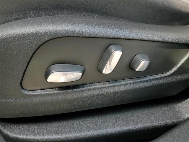 used 2022 Cadillac XT5 car, priced at $38,098