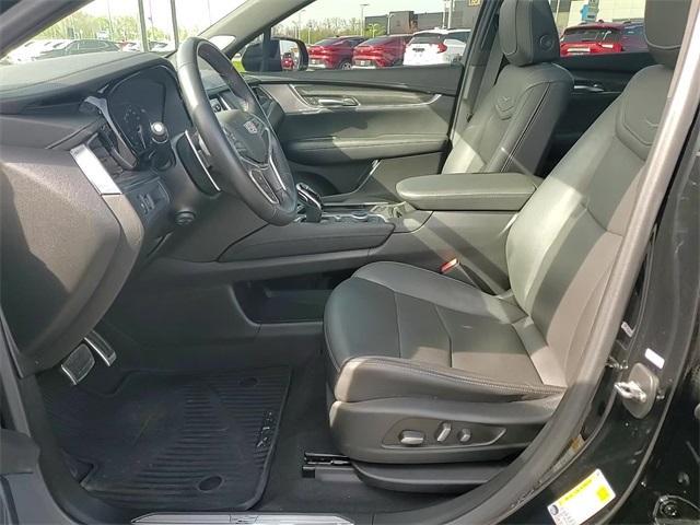 used 2022 Cadillac XT5 car, priced at $38,098