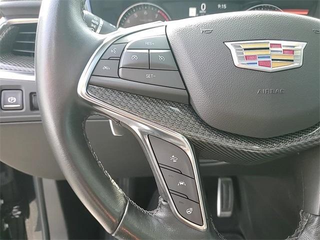 used 2022 Cadillac XT5 car, priced at $38,098