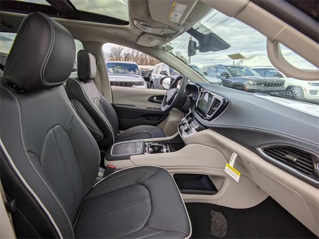 new 2023 Chrysler Pacifica Hybrid car, priced at $37,994