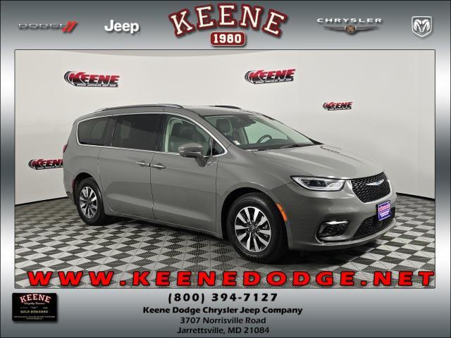 used 2021 Chrysler Pacifica Hybrid car, priced at $24,249