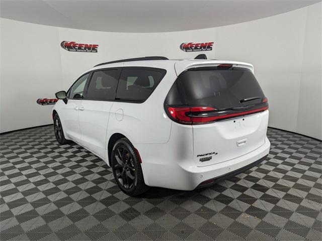 new 2024 Chrysler Pacifica car, priced at $40,391
