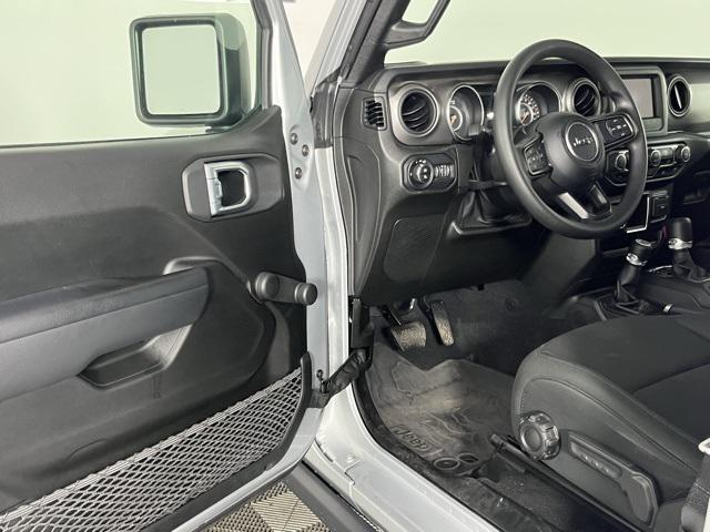 used 2022 Jeep Gladiator car, priced at $31,586