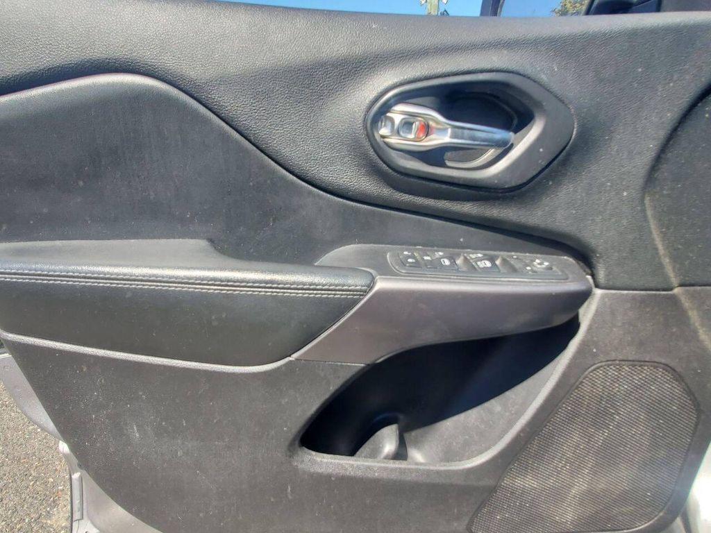 used 2020 Jeep Cherokee car, priced at $15,995