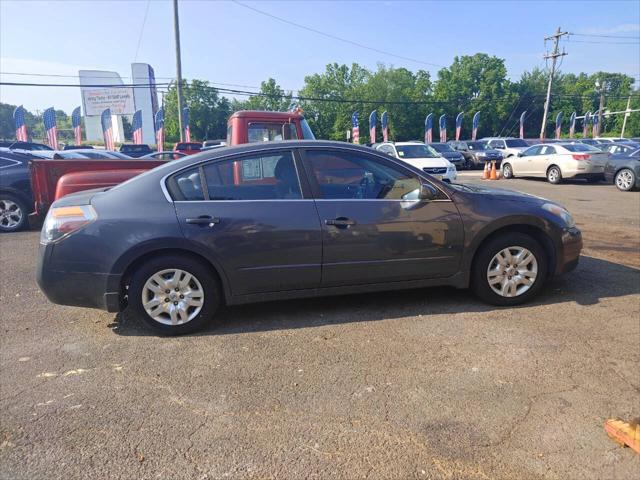 used 2009 Nissan Altima car, priced at $6,250