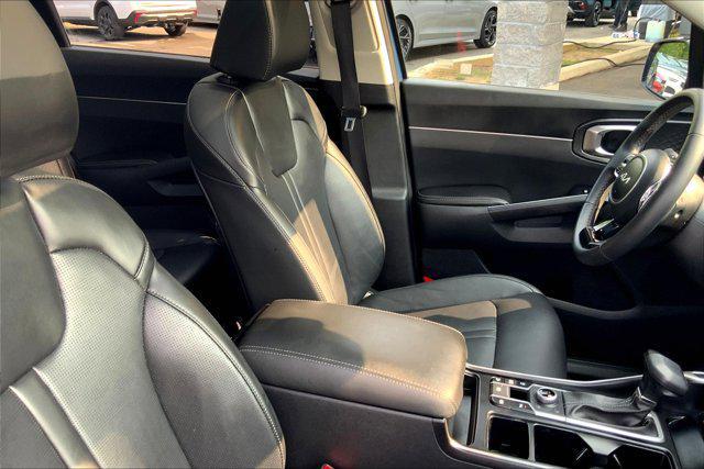 used 2024 Kia Sorento car, priced at $31,370