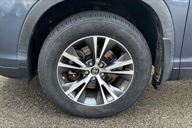 used 2019 Toyota Highlander car, priced at $27,999