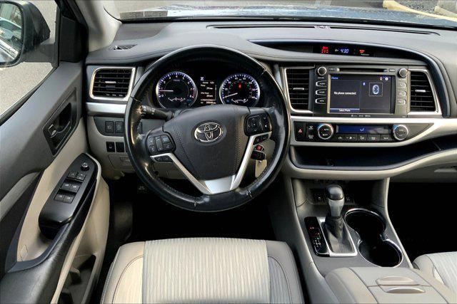 used 2019 Toyota Highlander car, priced at $27,999