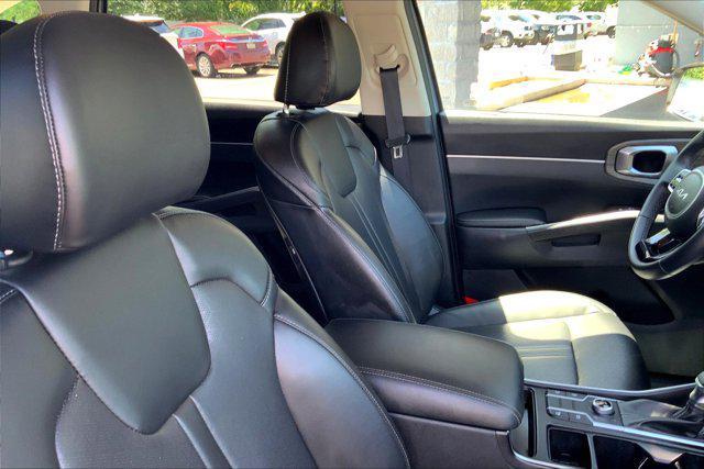 used 2022 Kia Sorento car, priced at $29,895