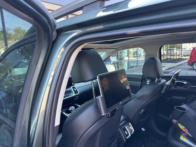 used 2022 Kia Sorento car, priced at $30,895