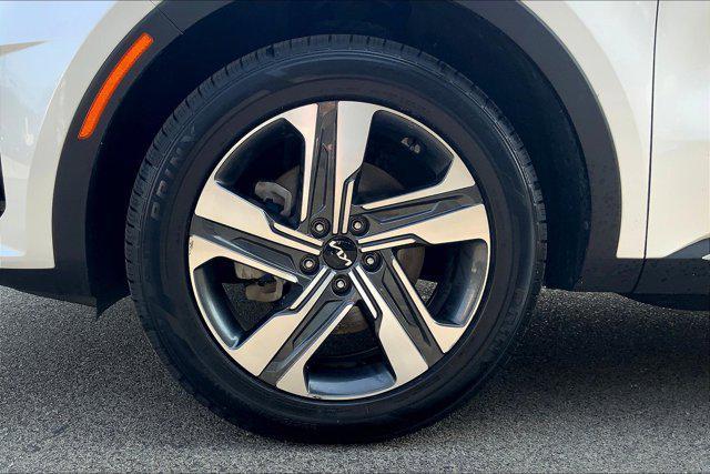 used 2023 Kia Sorento Hybrid car, priced at $30,457