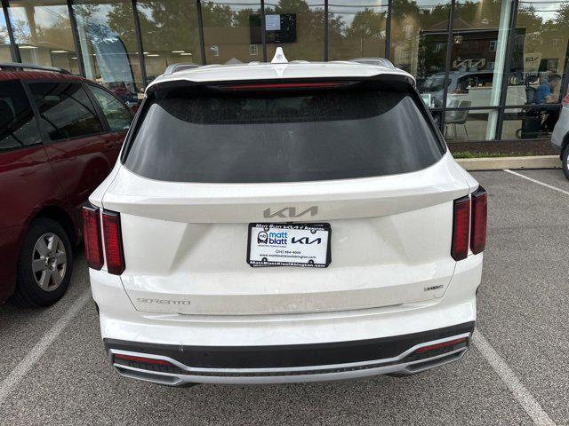 used 2023 Kia Sorento Hybrid car, priced at $32,133