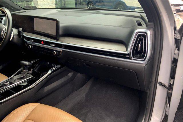used 2024 Kia Sorento car, priced at $42,118