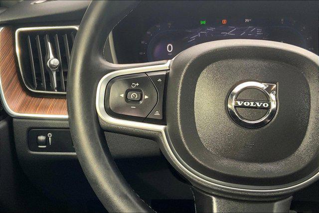 used 2022 Volvo XC60 car, priced at $32,801