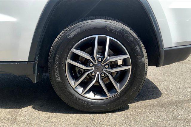 used 2022 Jeep Grand Cherokee car, priced at $29,595