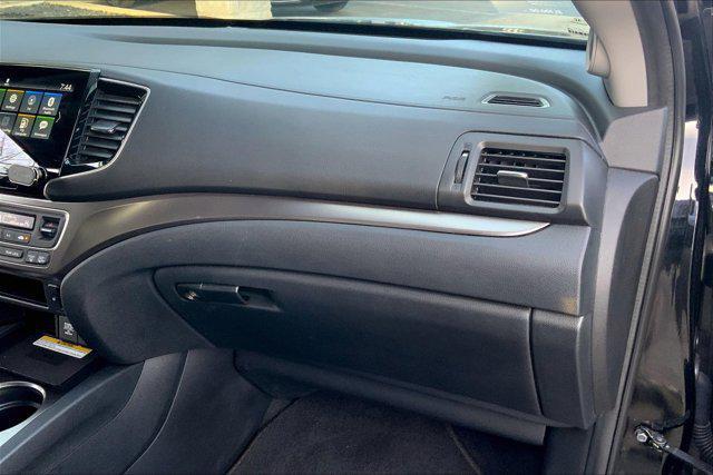 used 2022 Honda Pilot car, priced at $31,195