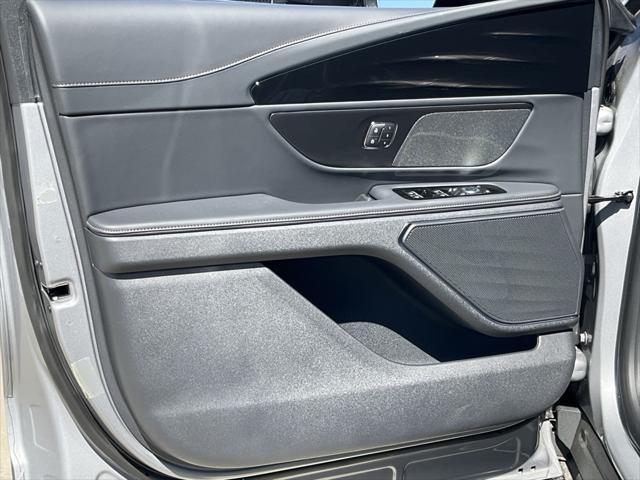 new 2025 Lincoln Nautilus car, priced at $58,235