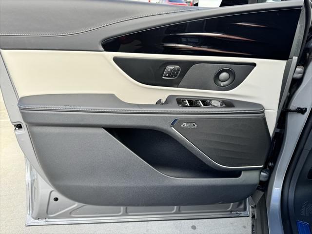 new 2025 Lincoln Nautilus car, priced at $63,105