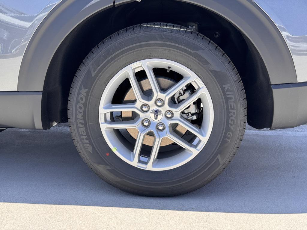 new 2025 Ford Explorer car, priced at $45,390